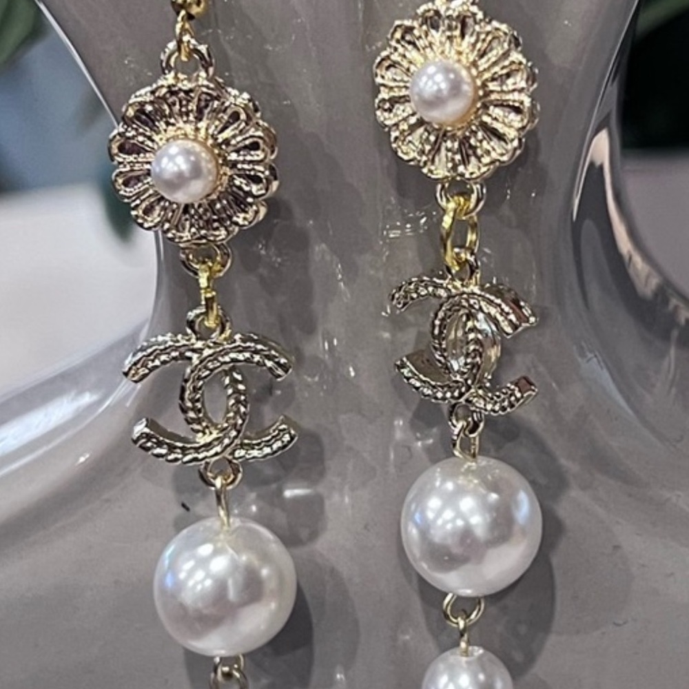 NWOT - Beautiful, elegant gold tone Chanel like, three pearl drop earrings